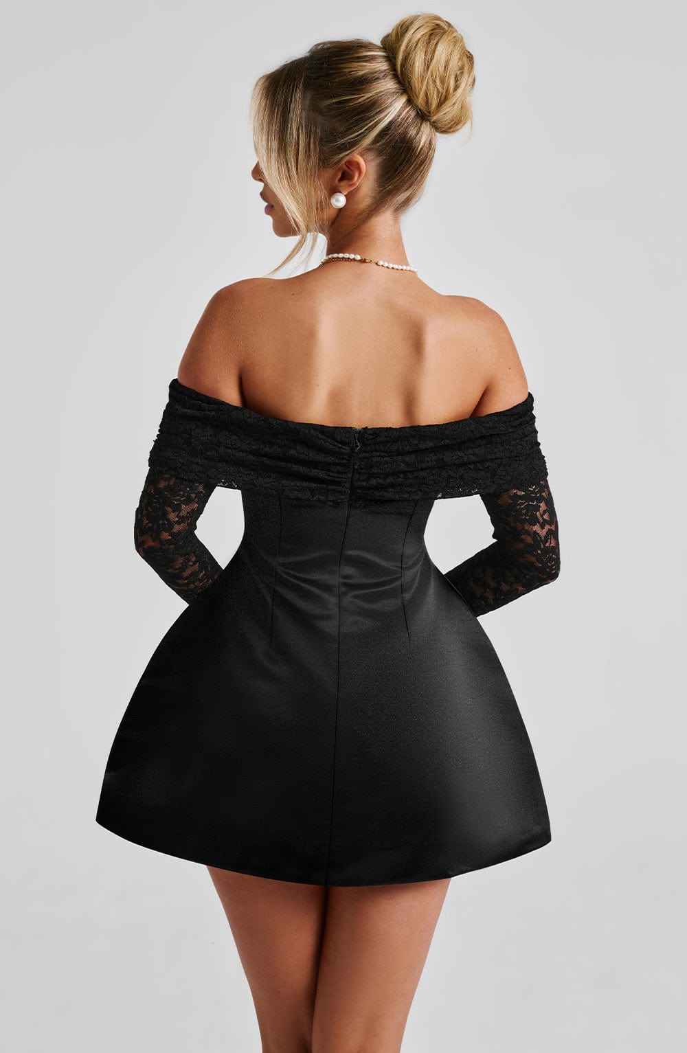 Mango | Robe à manches courtes en dentelle décolletée pour femmes