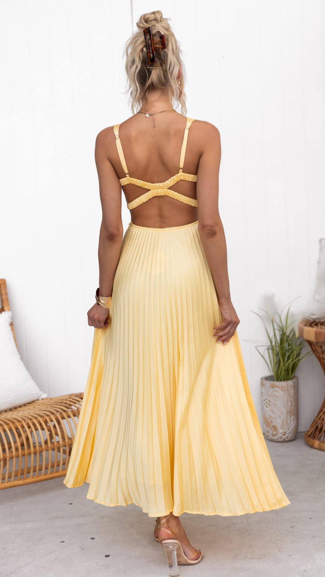Solaria | Robe midi plissée en jaune soleil pour femmes