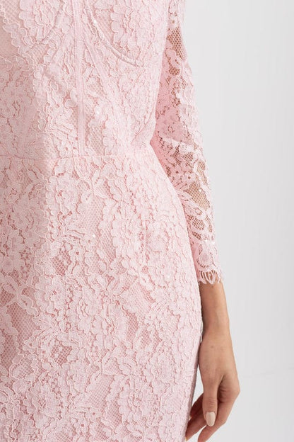 Amarisse | Elegant Lace Maxi Dress in Soft Pink4