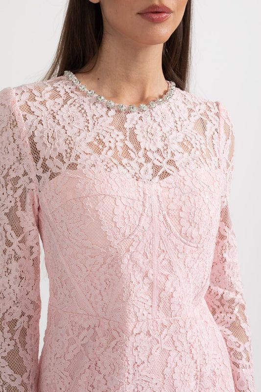 Amarisse | Elegant Lace Maxi Dress in Soft Pink7