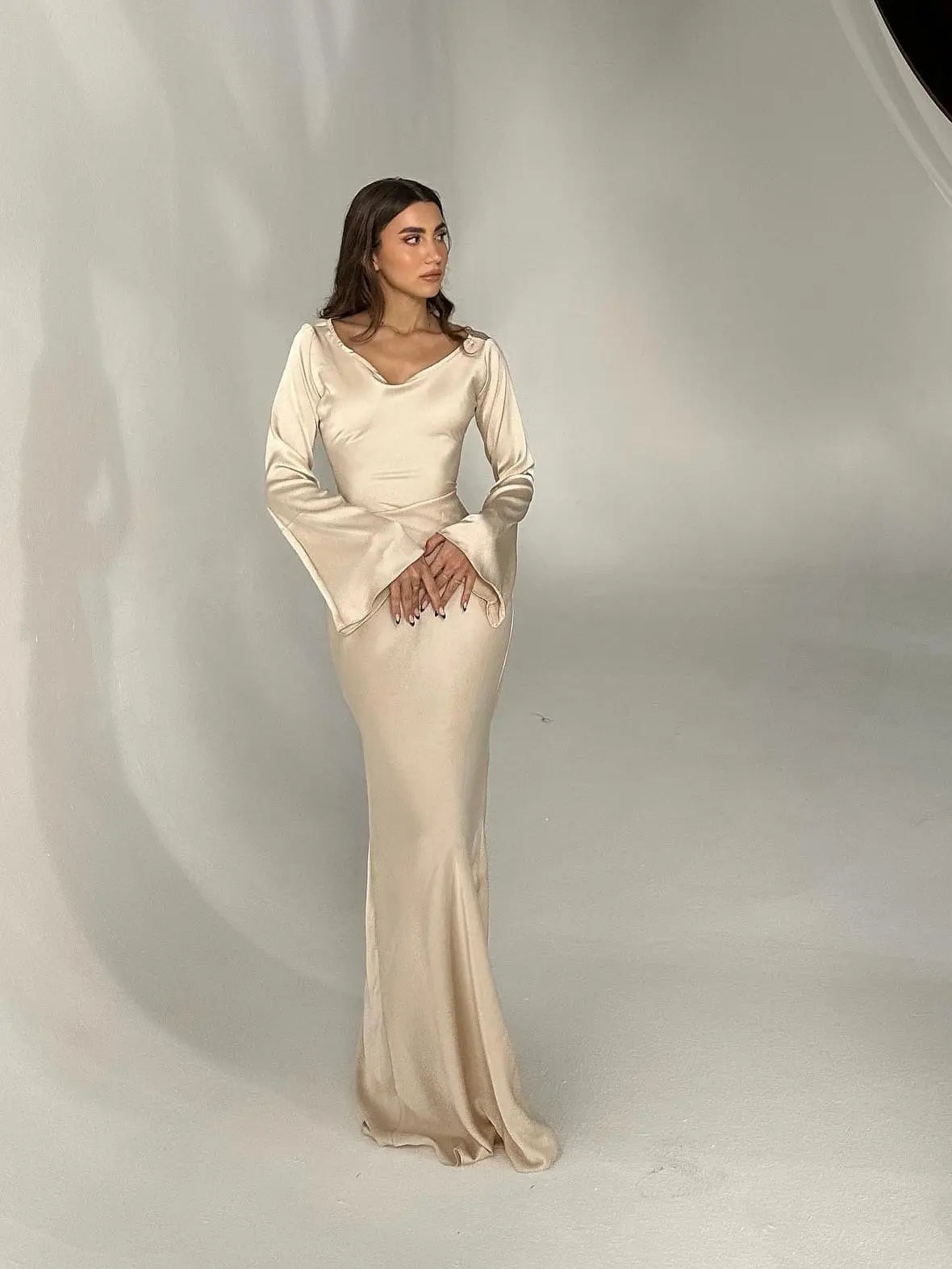 Pharia | Robe maxi à manches longues pour femmes – Élégance intemporelle pour chaque occasion