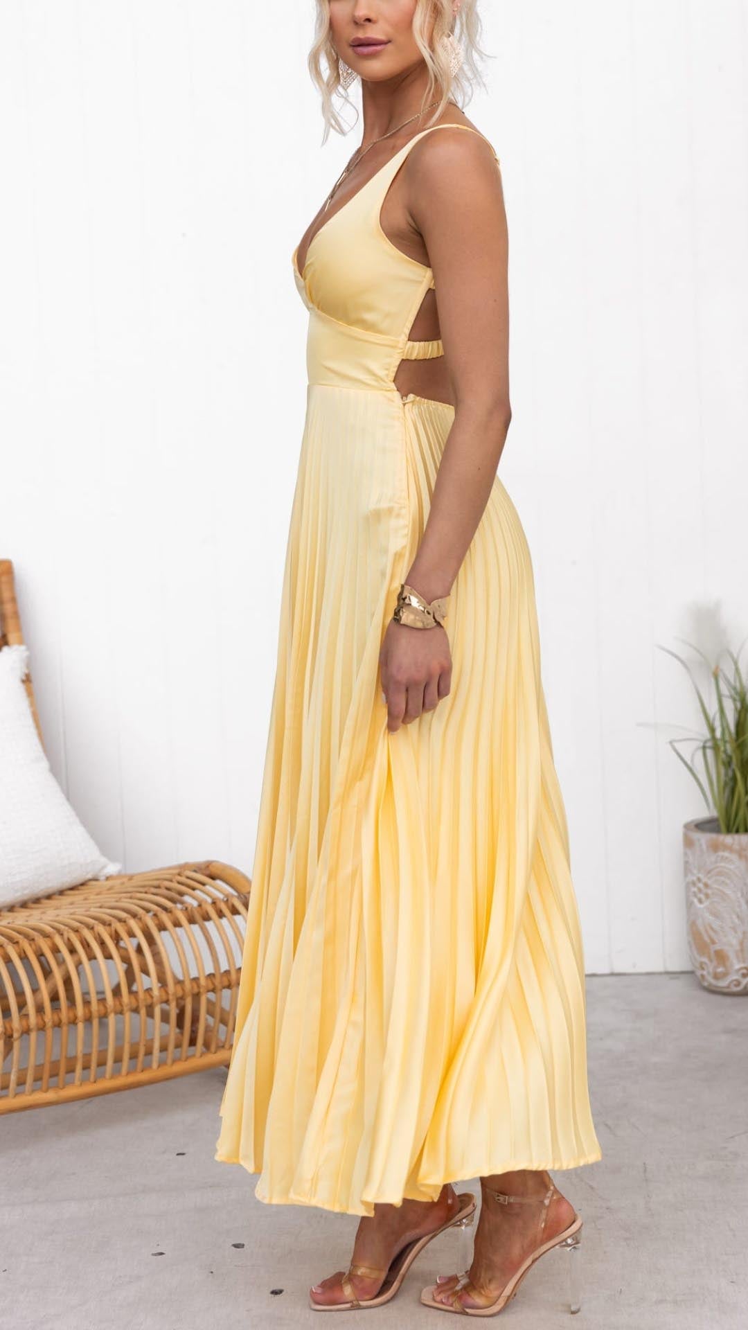 Solaria | Robe midi plissée en jaune soleil pour femmes
