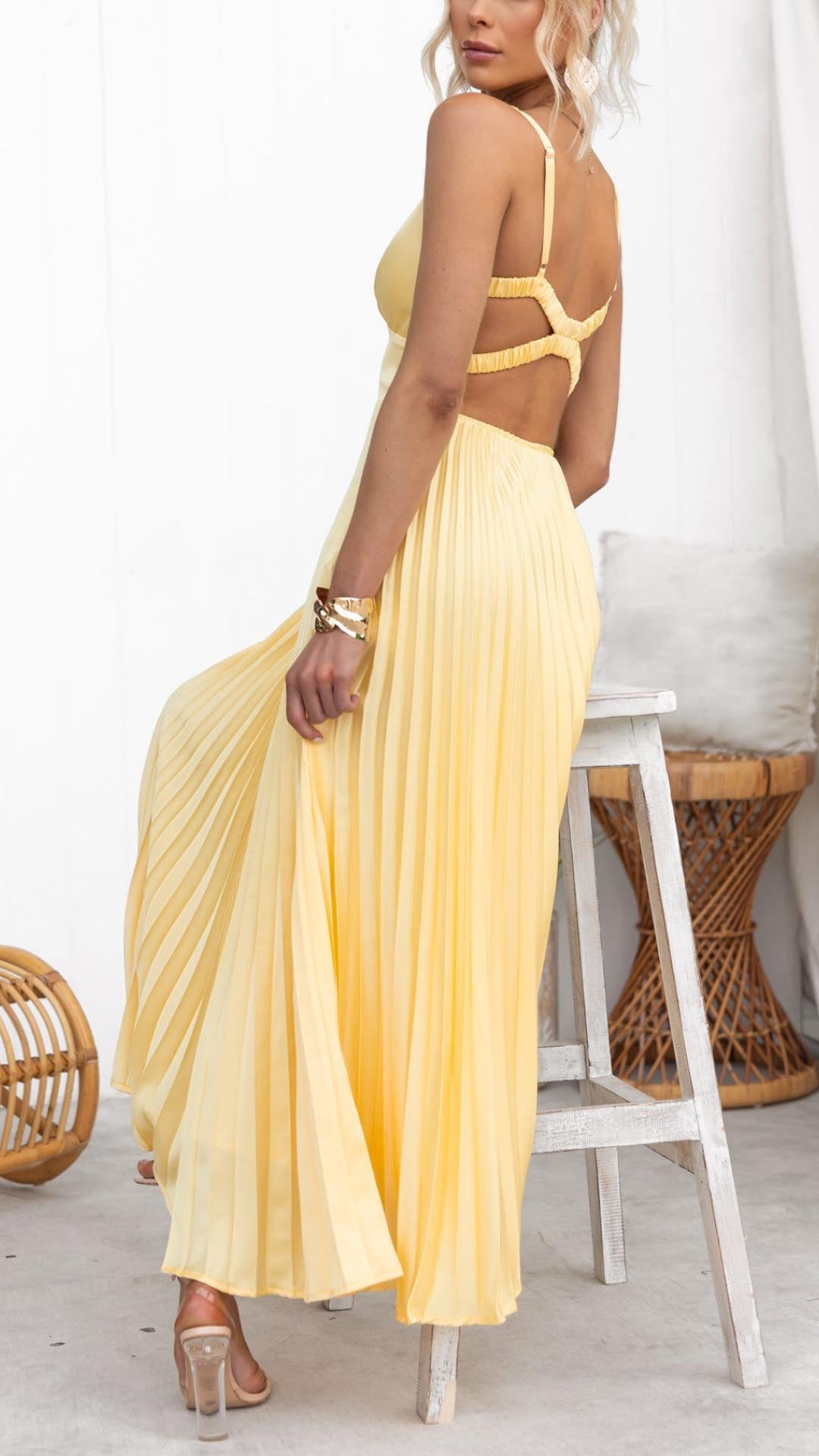 Solaria | Robe midi plissée en jaune soleil pour femmes