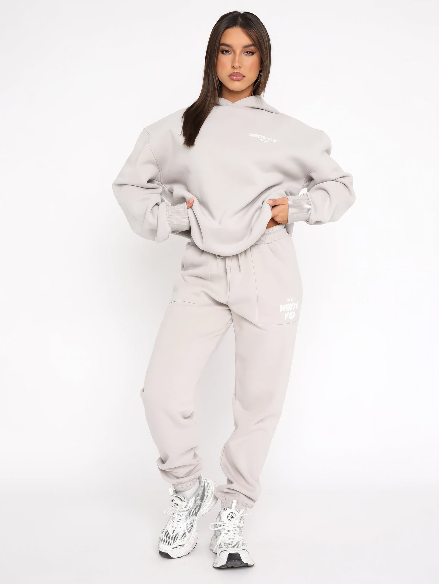 Ensemble WhiteFox – Sweat à capuche et pantalon deux pièces pour femmes
